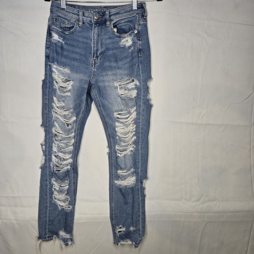 Size 2s American Eagle Distressed Mom Jeans Fall Casual Streetwear High Rise - Picture 1 of 5
